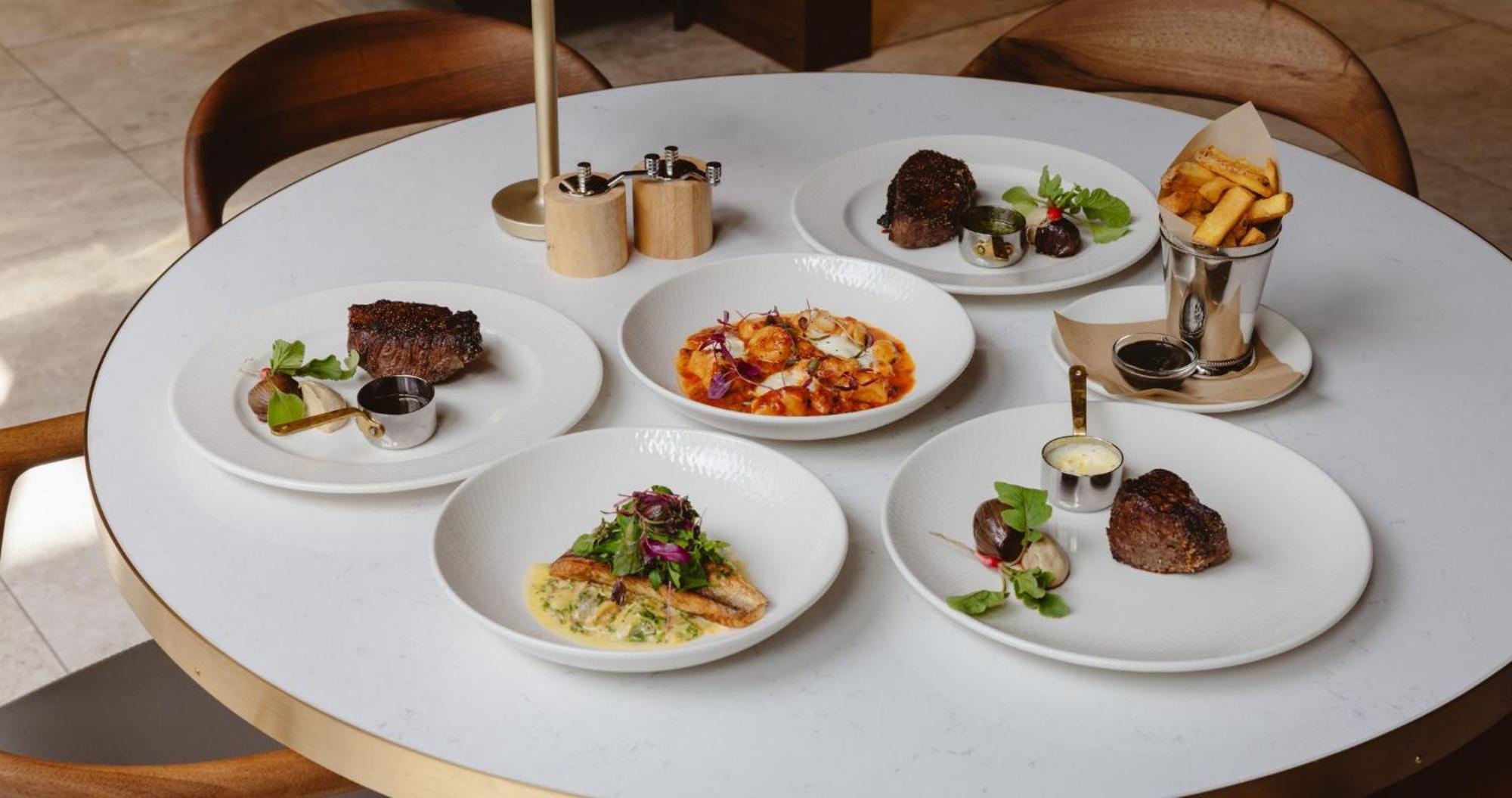 Horizon By Skycity Auckland Luaran gambar Dishes at the restaurant
